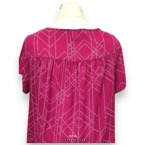 Torrid Women’s Short Sleeve Georgette Keyhole Cutout Neck Blouse, Pink, size 1 - Picture 6 of 8